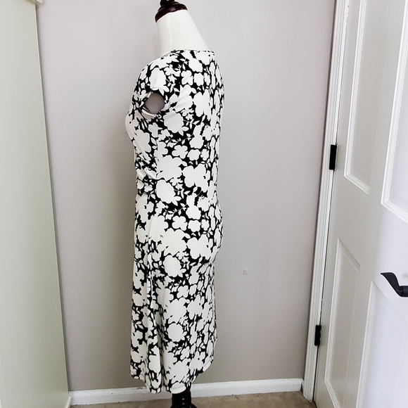 💥3/$25💥 Rena Rowan Floral Dress - Picture 4 of 9